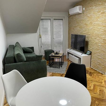 Stan Centar Ns Apartment โนวีซาด ภายนอก รูปภาพ