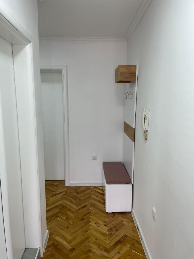 Stan Centar Ns Apartment โนวีซาด ภายนอก รูปภาพ